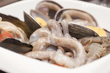 韩国开自助餐厅,韩国深夜美食巨型章鱼足