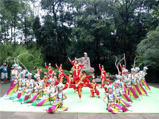 鍥介檯鍙嬪煄鏂囧寲浜ゆ祦,鍥介檯鍙嬪ソ鍩庡競闈掑皯骞磋冻鐞冭禌