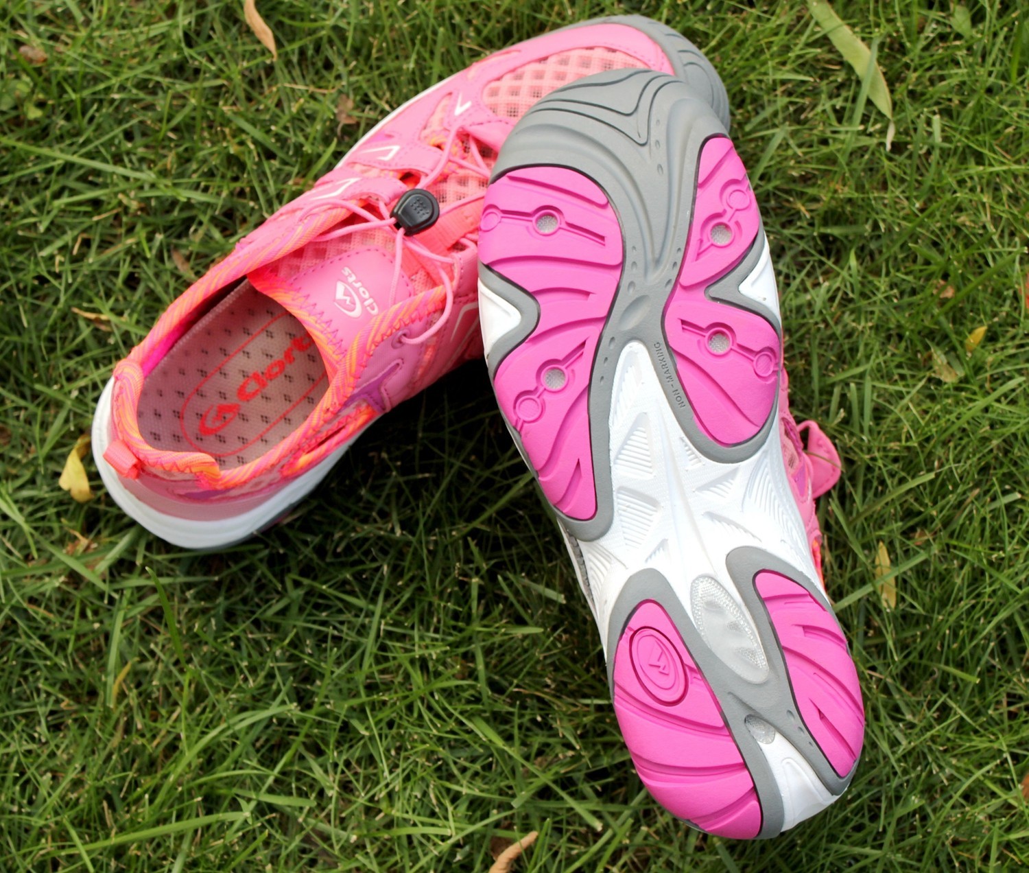 感受一份属于我的清凉——洛弛红Clorts户外溯溪鞋3H027D体验