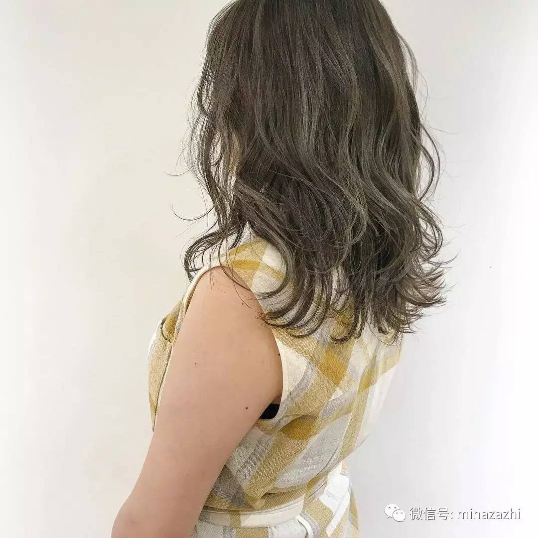 2022年最流行的发型长直发瓜子脸,2021年最流行的高颧骨发型中长发