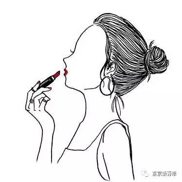 自从买了这些化妆品，我发现自己越来越像水原希子了……