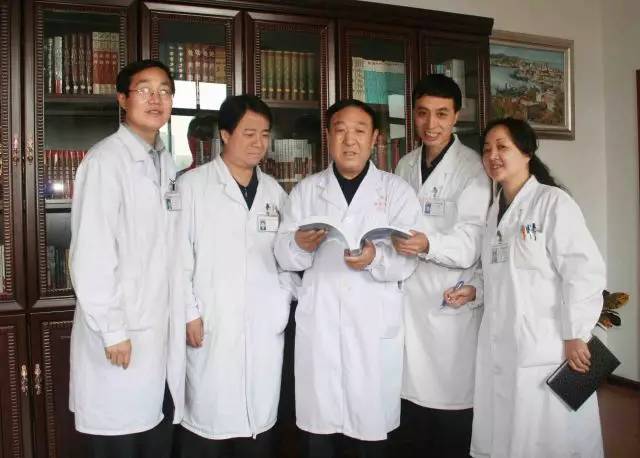 独辟新径创“浊毒”医精德高惠世人走进国医大师李佃贵