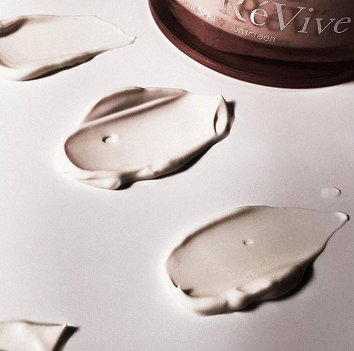 涂手霜不带防晒？白涂！男有王凯，女有王丽坤……看看最美明星手