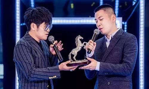 从老家街边店到马来西亚高档商场黄金位，这家本土服装品牌都做了什么？｜资讯