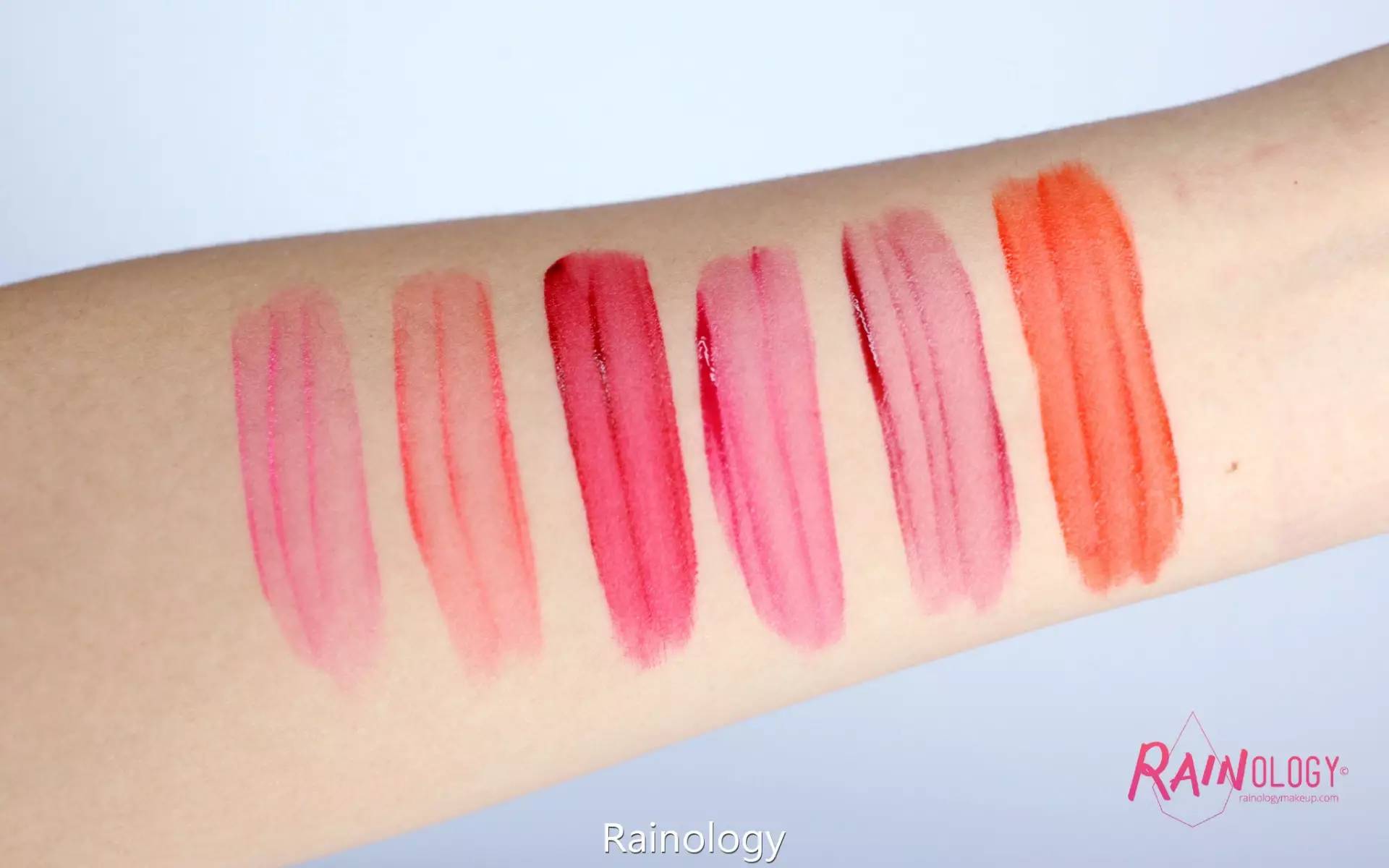 被泼了一身红酒 (地面泼到红酒饮料怎么办)