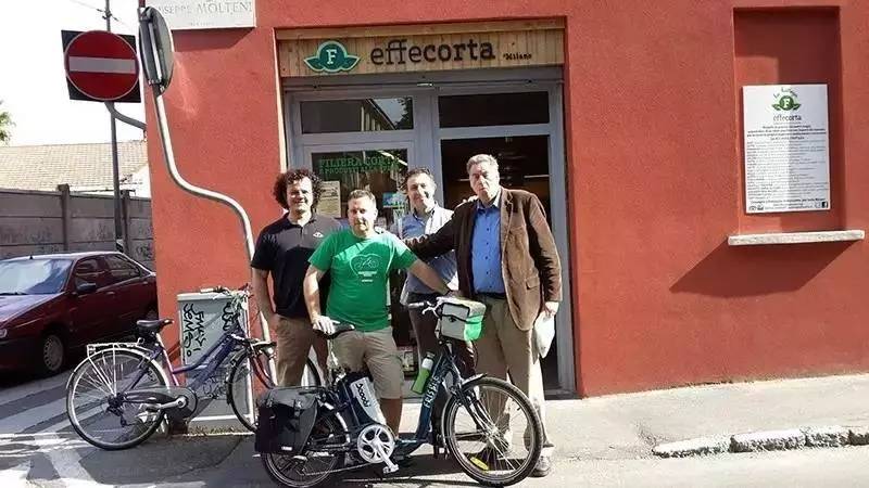 明明知道会倒闭，俩姑娘却还是开了这家零包装的超市，只为告诉你一件被忽略的事