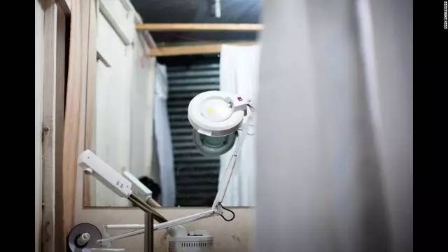 “我想变白，这样就会有更多男人来追我”