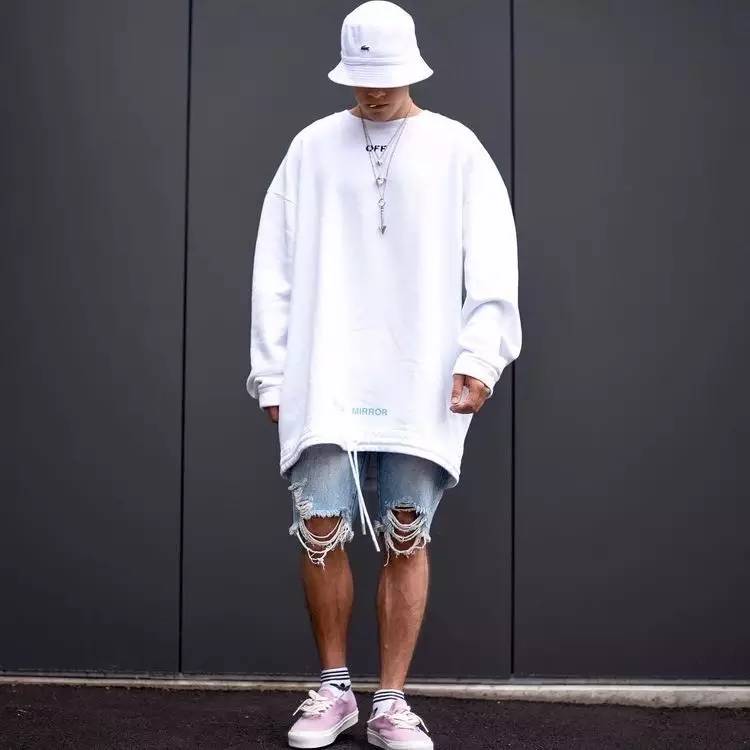 牛仔短裤怎么穿好看,牛仔短裤怎么穿比较好看