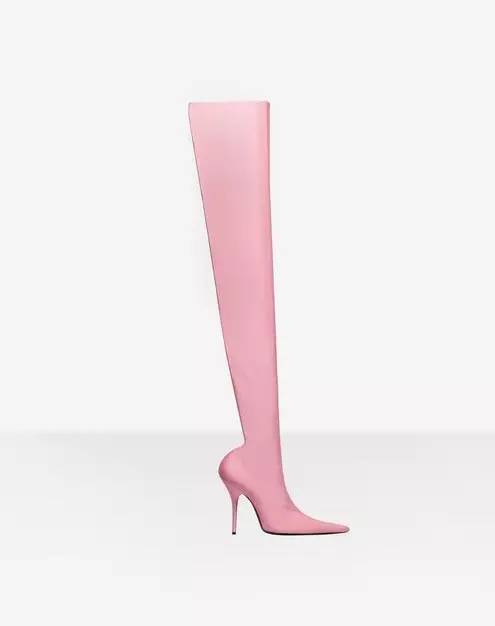 早春上新时髦又洋气的靴子,这个秋天最流行的马丁靴