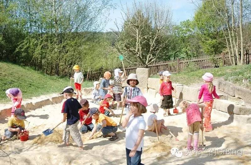 公立幼儿园托班好还是机构好,如何选择适合的托班和幼儿园