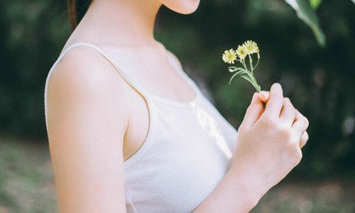 夏天腋臭正常吗,夏天腋臭味道大怎么办