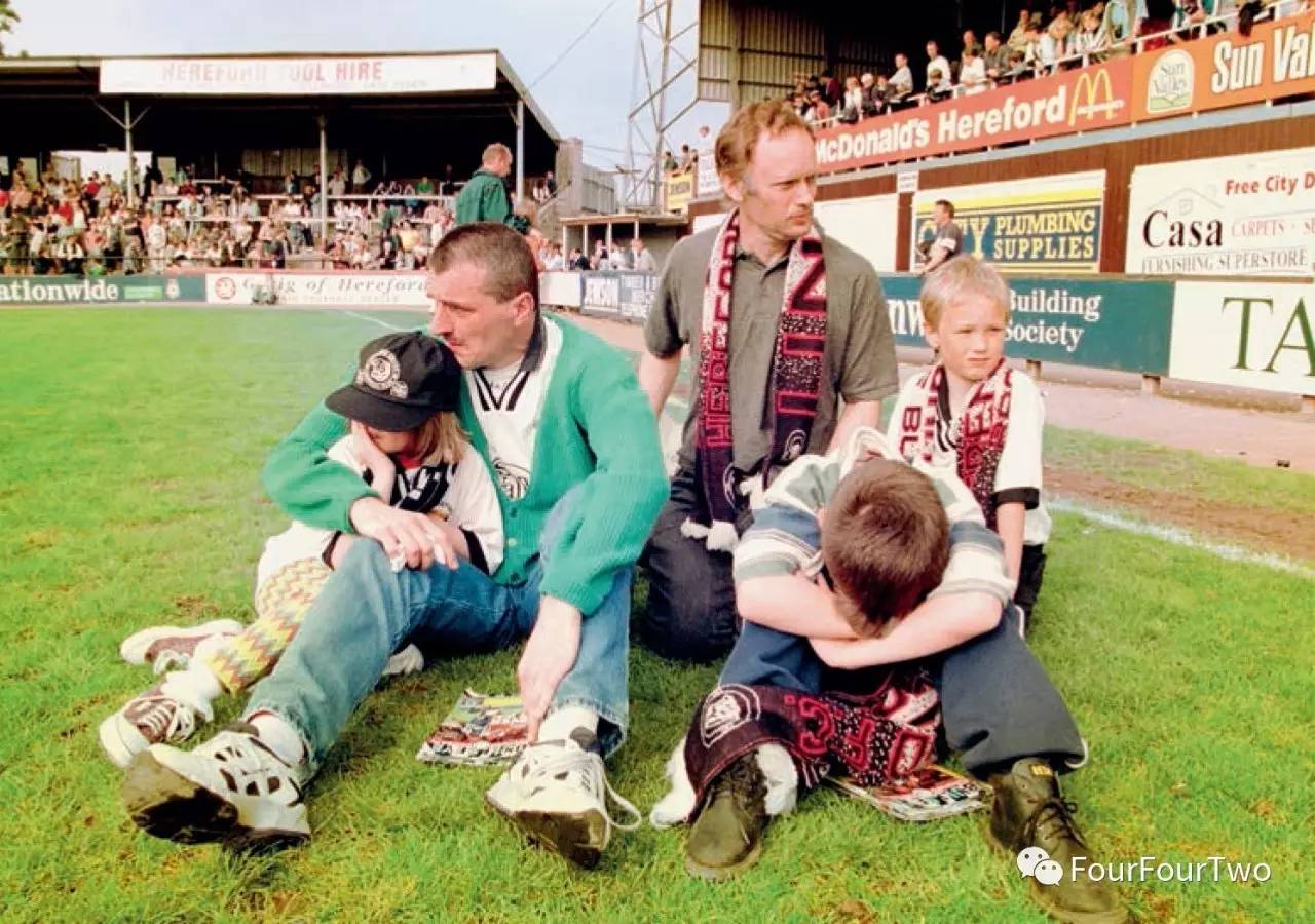 从陷入破产到卷土重来,布莱顿从英超降级