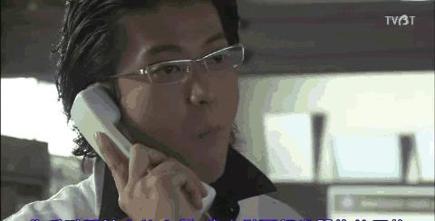 挖鼻孔的男人长相,挖鼻孔的男人