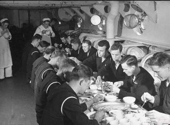 中国军兵的伙食,现在中国潜艇官兵每天的伙食标准