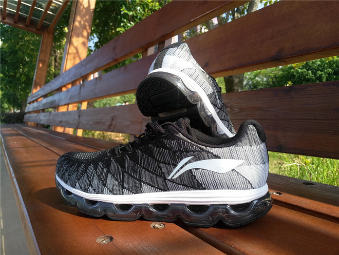 李宁弧型跑鞋,李宁跑鞋大绝影测评