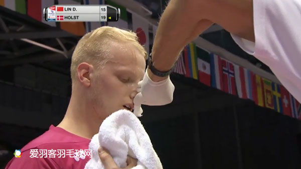 林丹打吐安赛龙,林丹打到李宗伟抽筋