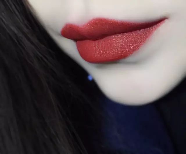 阿玛尼口红色号推荐黄皮显白405,显白颜色黄皮