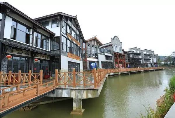 贵州黄果树瀑布千户苗寨旅游攻略,贵州千户苗寨黄果树瀑布旅游攻略