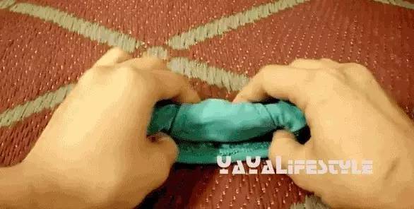 衣服怎么叠放在柜子里整齐,怎么叠衣服又快又整齐