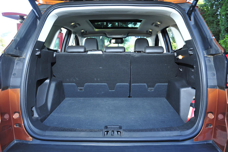 探界者对比科雷傲,科雷傲120周年限量款和探界者