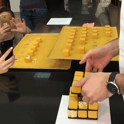 城西悄悄开了一家脑洞大开的烘焙店，辣味千层，魔方蛋糕，桃胶枸杞月饼……不输哈利·波特的糖果屋啊