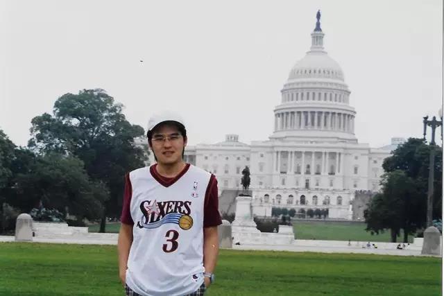 杨毅送球衣,杨毅最新发布消息