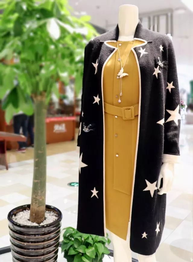 花一件钱买三件衣服,花一件的钱拿两件