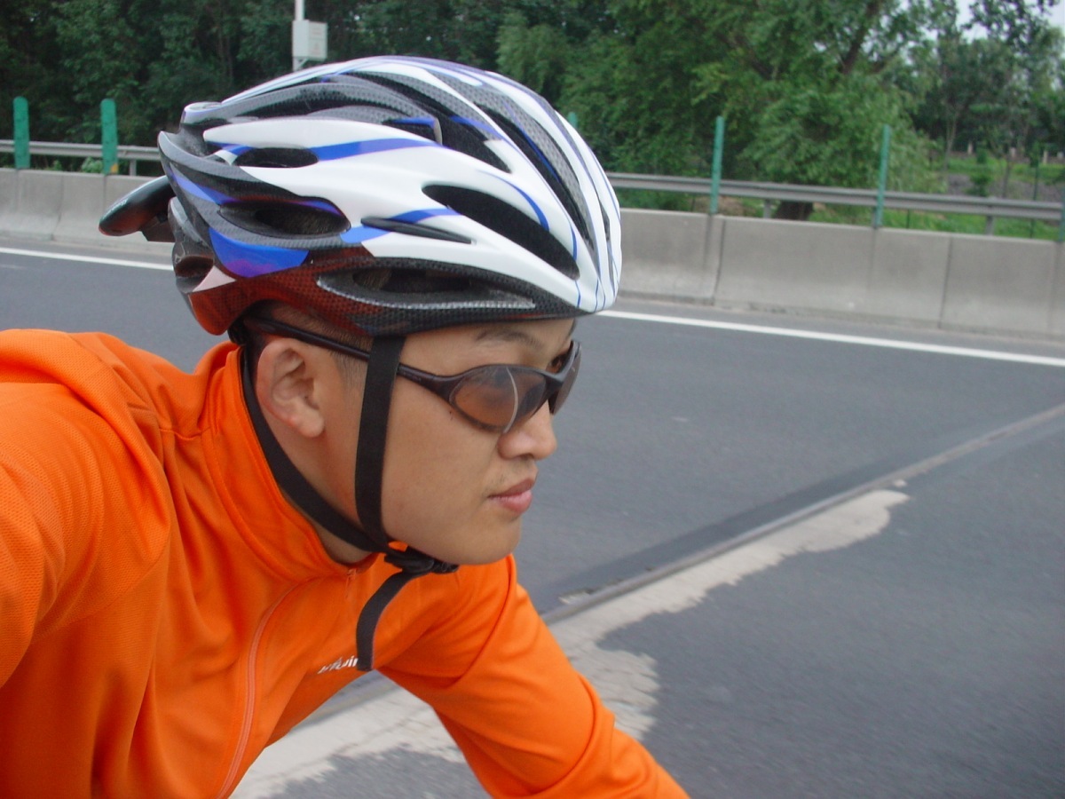 一个人一台车到西藏,一个人一辆车直通拉萨