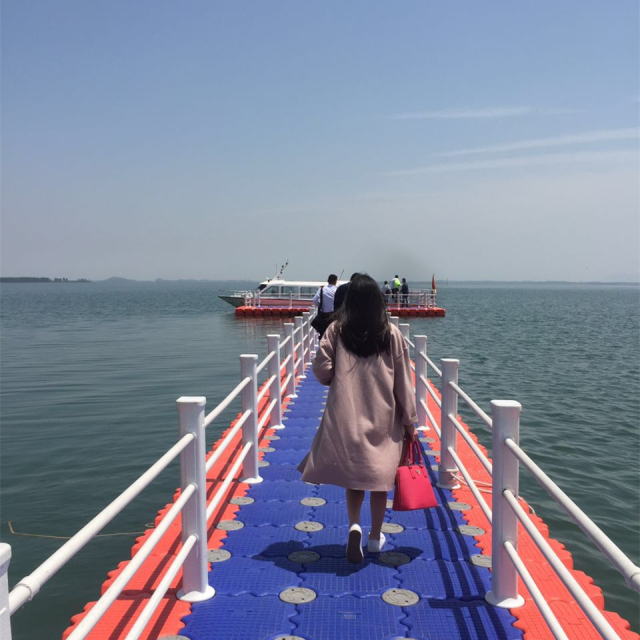 武汉女生衣服,武汉的女士服装