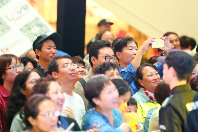 广播现场秀高光时刻,广播节目现场