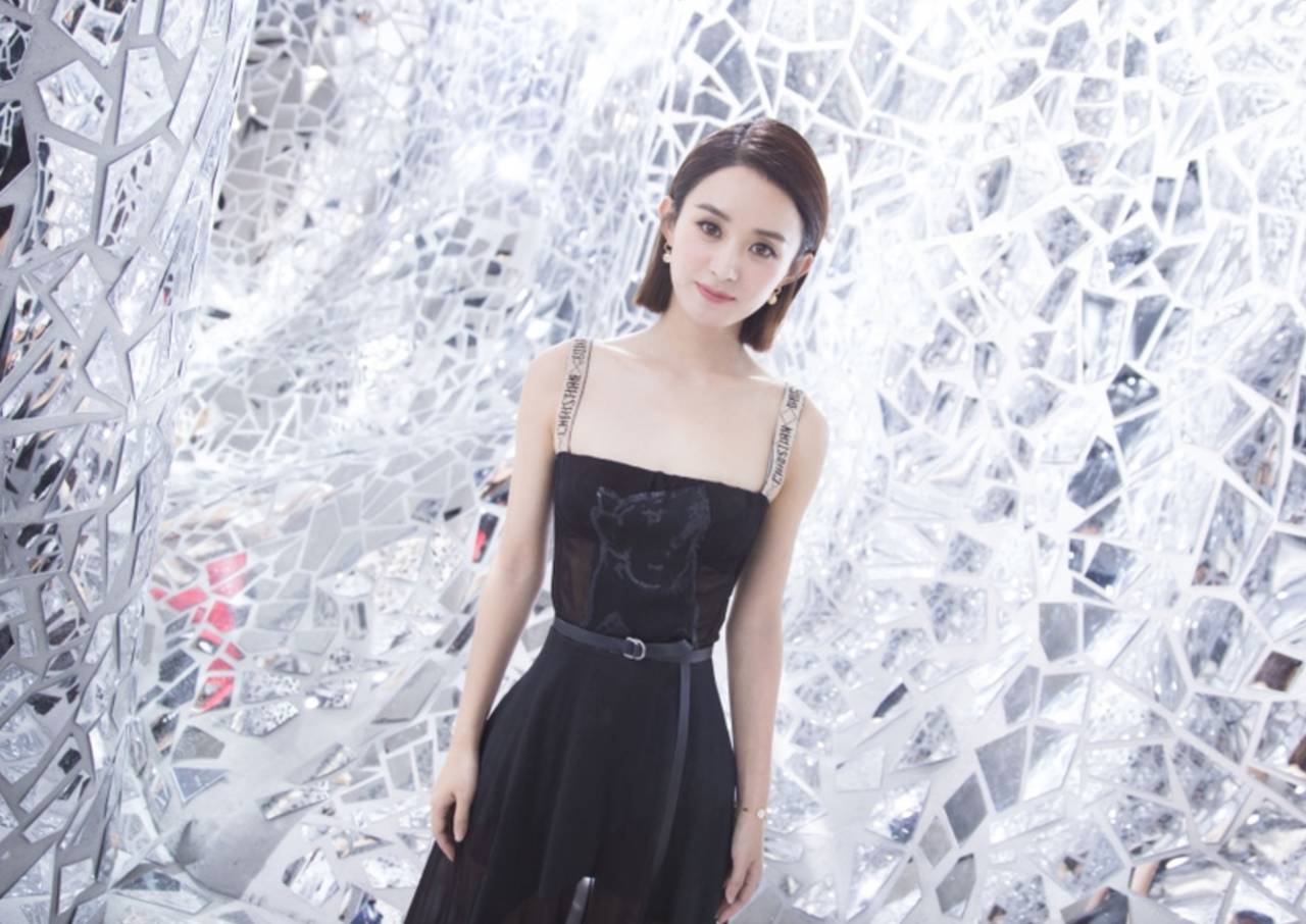 赵丽颖18巴黎时装周,赵丽颖咖啡馆