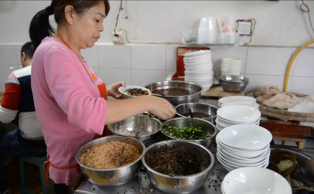 美好的假期从一束花开始,美好的假期从早餐开始