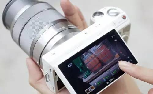 微单单反还有什么,单反与微单哪个更耐摔