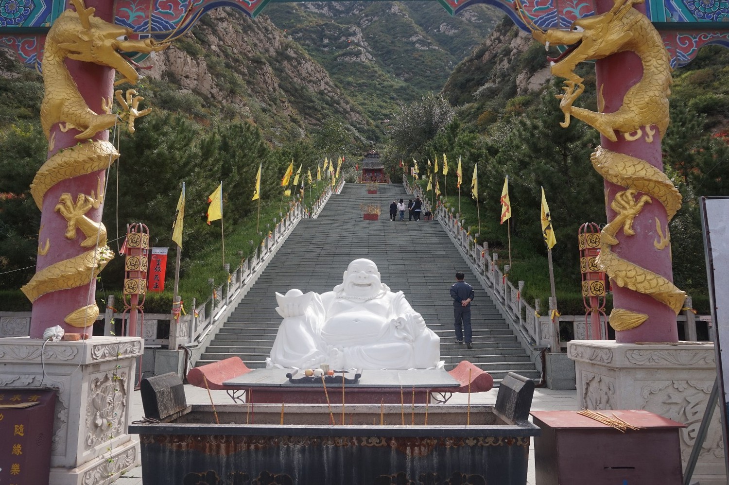京西第一孤峰,鸡鸣山孤峰独秀