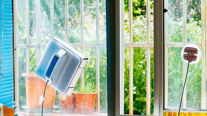 擦窗游戏两不误是因为有科沃斯W850窗宝