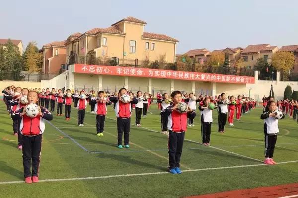 校园|直播点击率过21万:中心小学足球特色震撼来袭