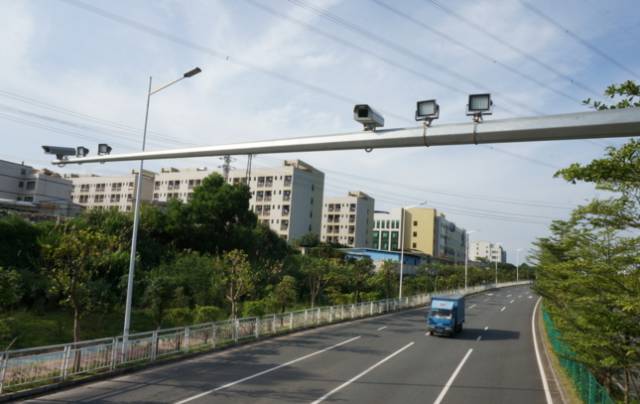 威海交通违章曝光台,山东威海违章