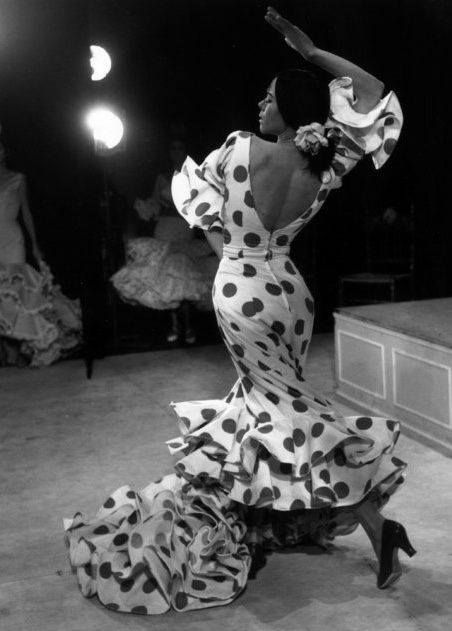 在西班牙街头这般你侬我侬好想去那里偶遇双宋夫妇