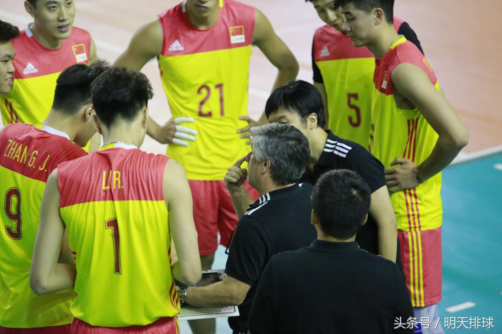 中国男排3:0战胜日本夺得亚洲杯,中国男排3-0中国台北夺亚锦赛铜牌