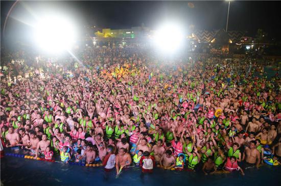三万人都能玩转的水世界乐海水世界酷玩电音节冰爽开启