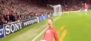 足球加上摇摆的特效,足球特效动图