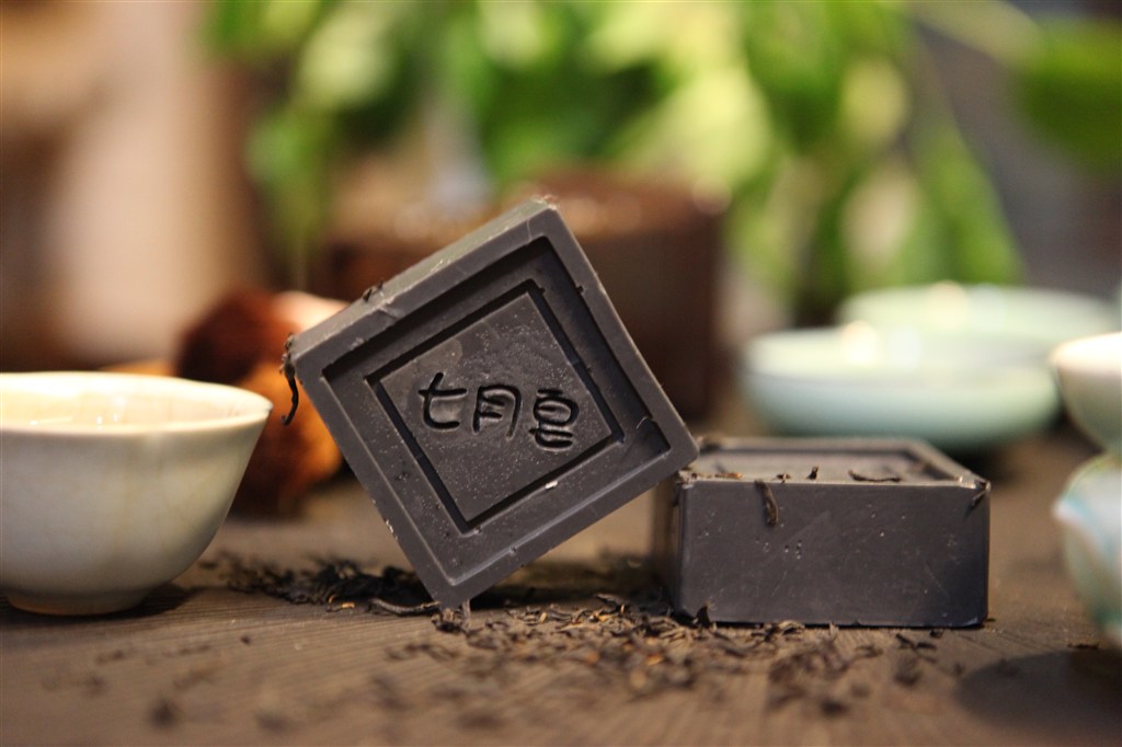 橡胶防滑高跟鞋软底软面不磨脚,新买的高跟鞋太硬怎么办