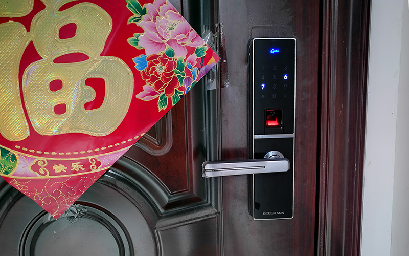 智能指纹锁没电了也不要慌,智能指纹锁没电了该怎么办