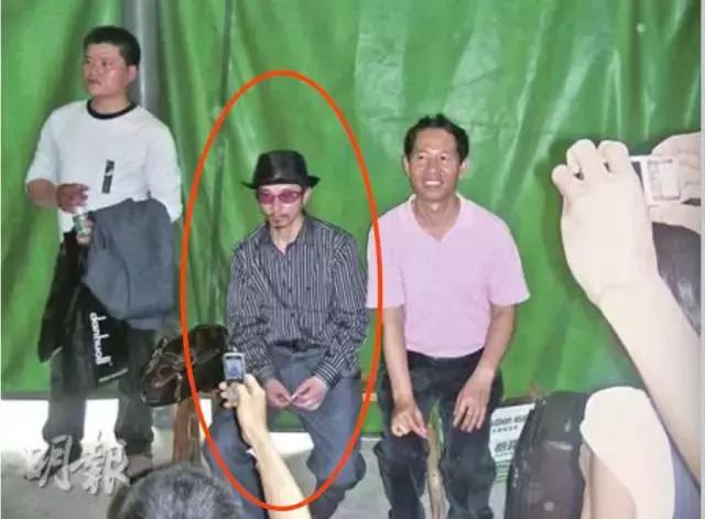 47岁犀利哥现状,当年风靡一时的犀利哥相片