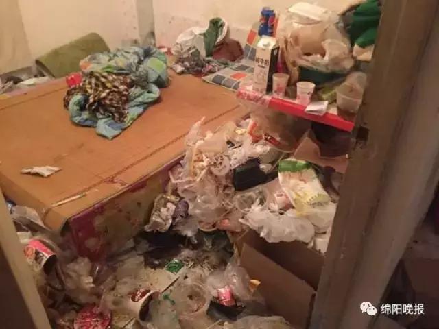 小伙把新房租给90后漂亮的女生,男子把房子租给一个女生