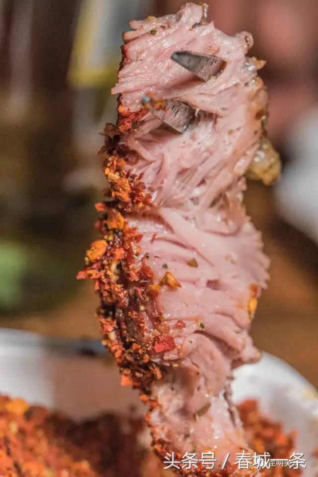 隐藏在昆明村庄里的3家烤羊店，老司机用3个月才找到的