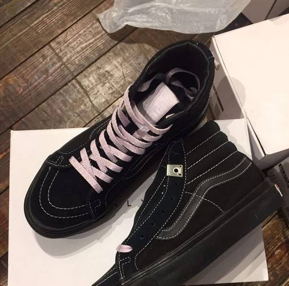 converse和vans哪个质量好,converse和vans哪个适合脚宽