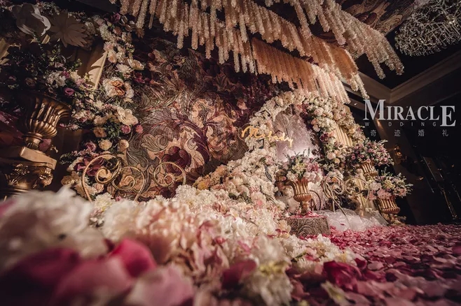 户外婚礼场景布置效果图,红色系婚礼户外布置场景