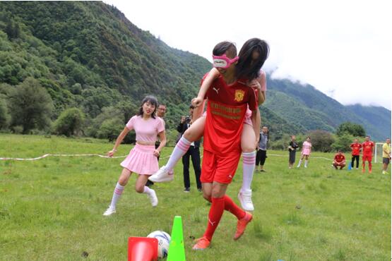 首次高原足球对决赛开战！重庆pk成都，争夺四姑娘的“荣耀王者”！