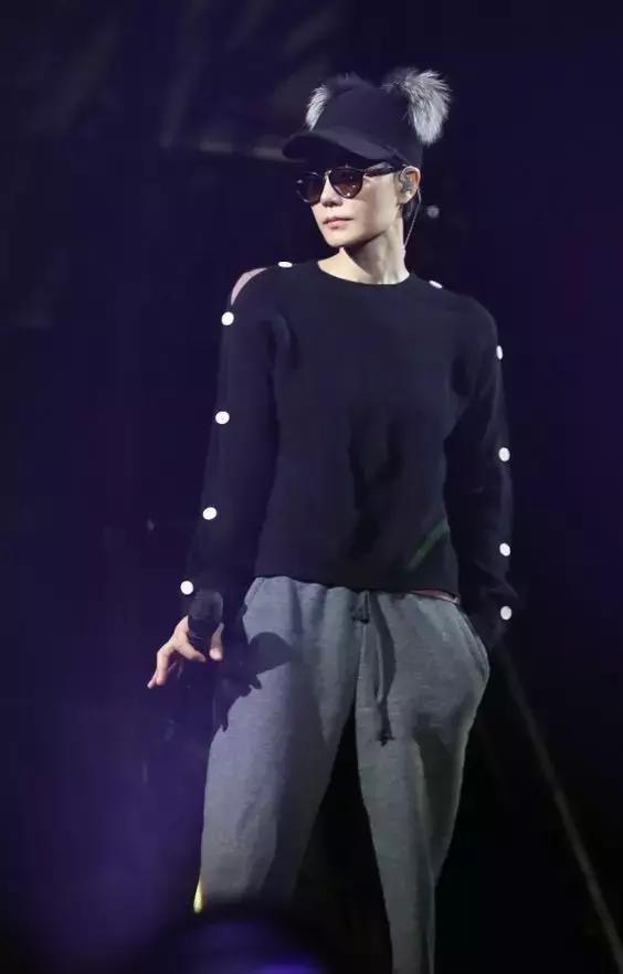 平胸穿搭矮个子,贫胸系穿搭